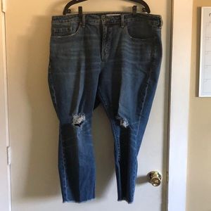 High-rise straight jean